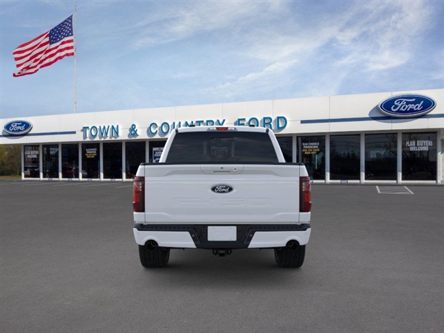 2025 Ford F-150 XLT photo 3