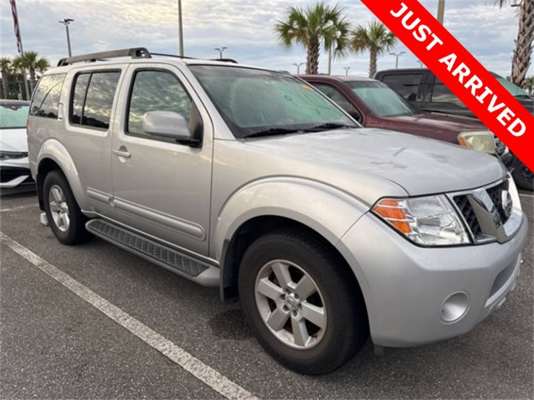 2008 Nissan Pathfinder SE