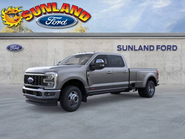 2025 Ford Super Duty F-350 DRW LARIAT 4WD CREW Cab 8' BO