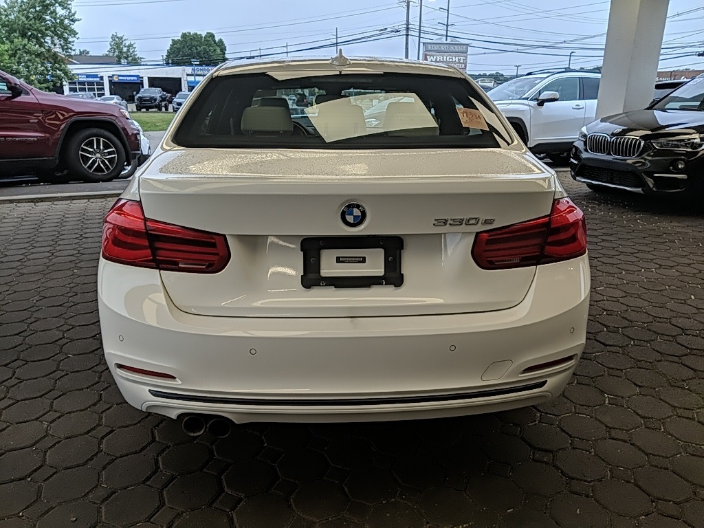 2017 Bmw 330e 3-Series photo 3