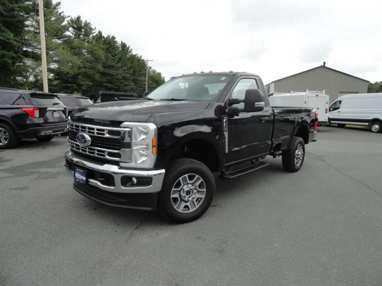 2025 Ford Super Duty F-350® XLT