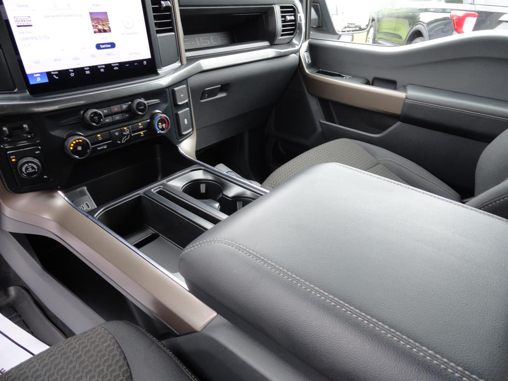 2025 Ford F-150 STX photo 17