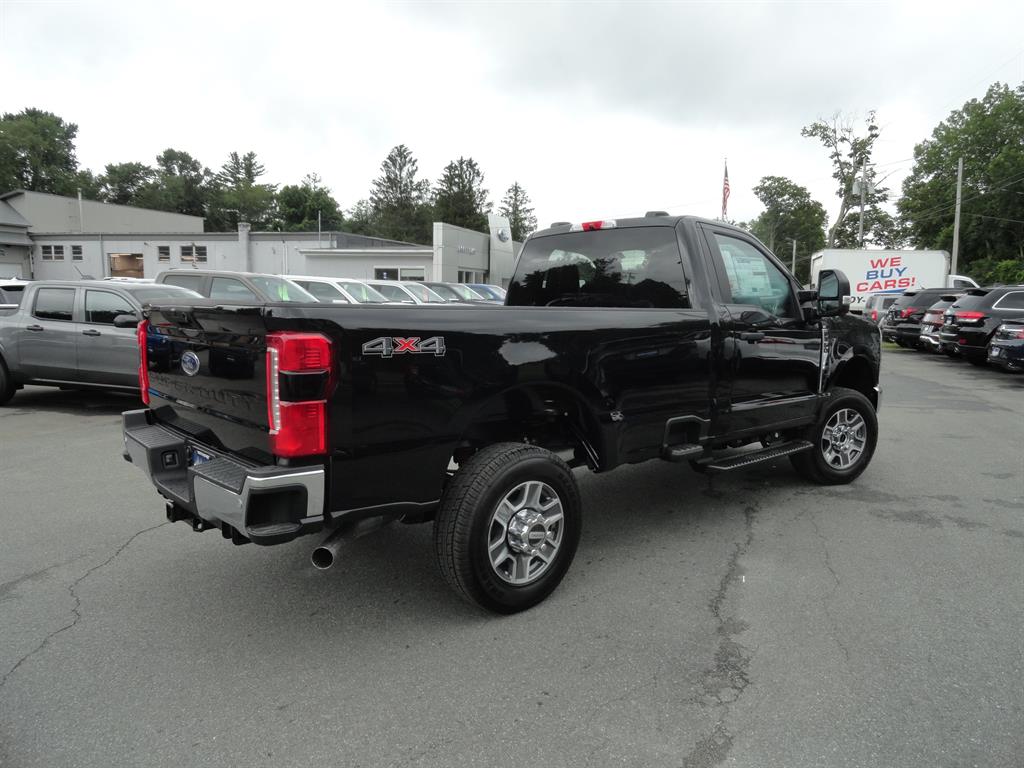 2025 Ford F-350 photo 5