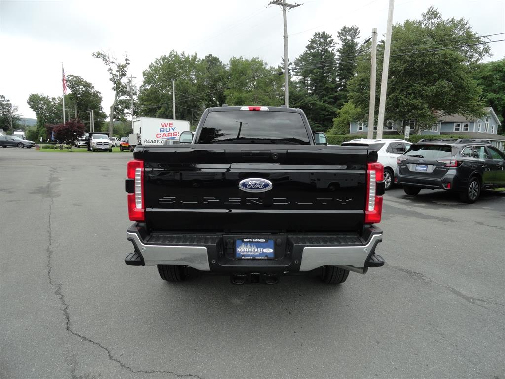 2025 Ford F-350 photo 6