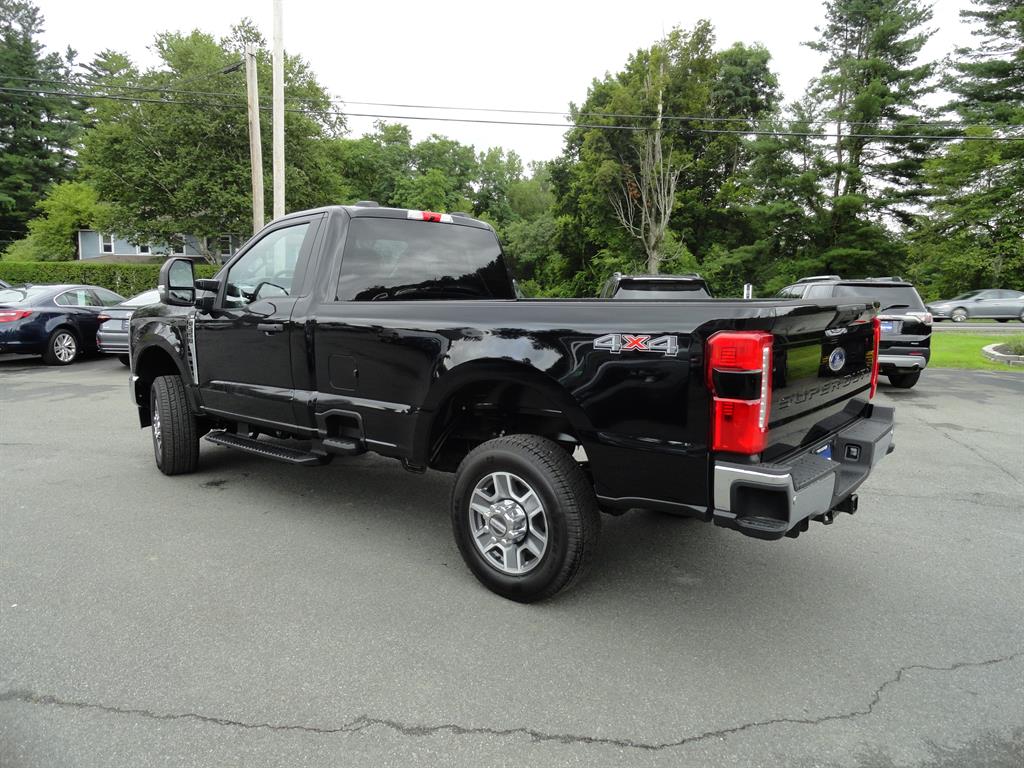2025 Ford F-350 photo 7