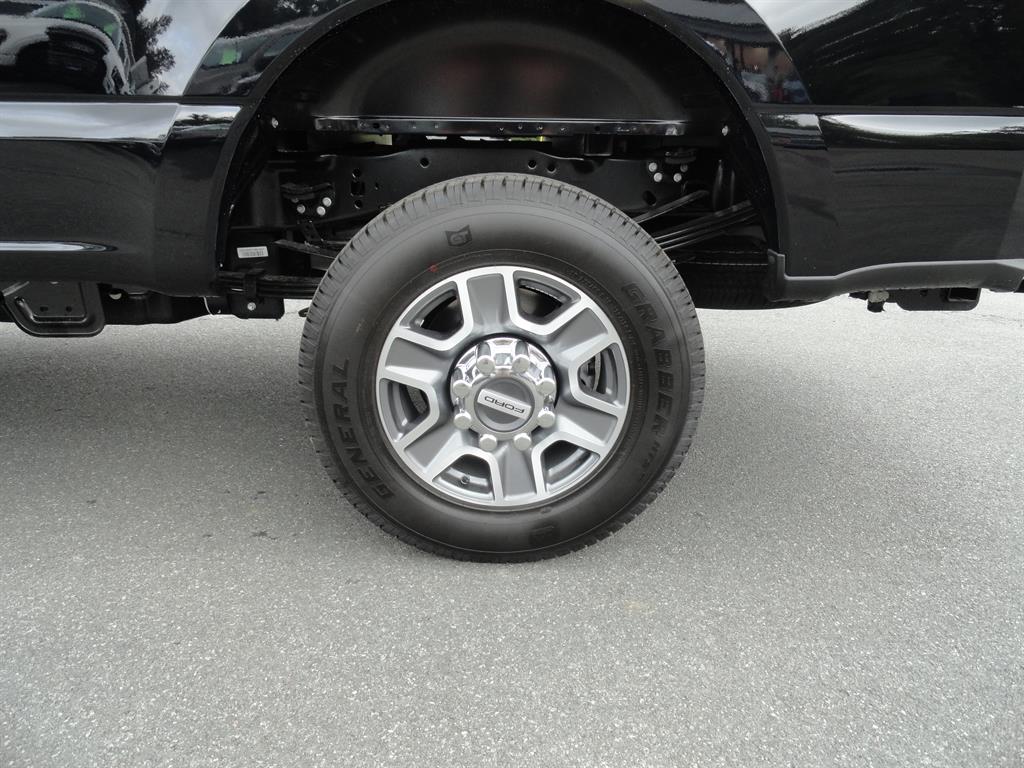 2025 Ford F-350 photo 9