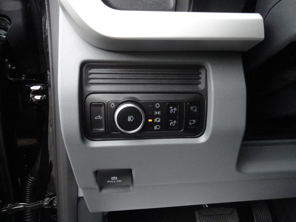 2025 Ford F-350 photo 11
