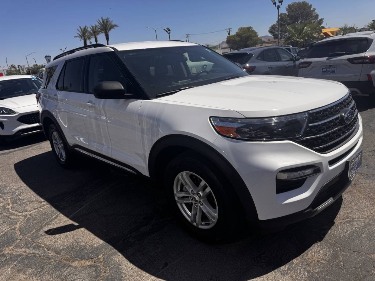 2023 Ford Explorer XLT's photo