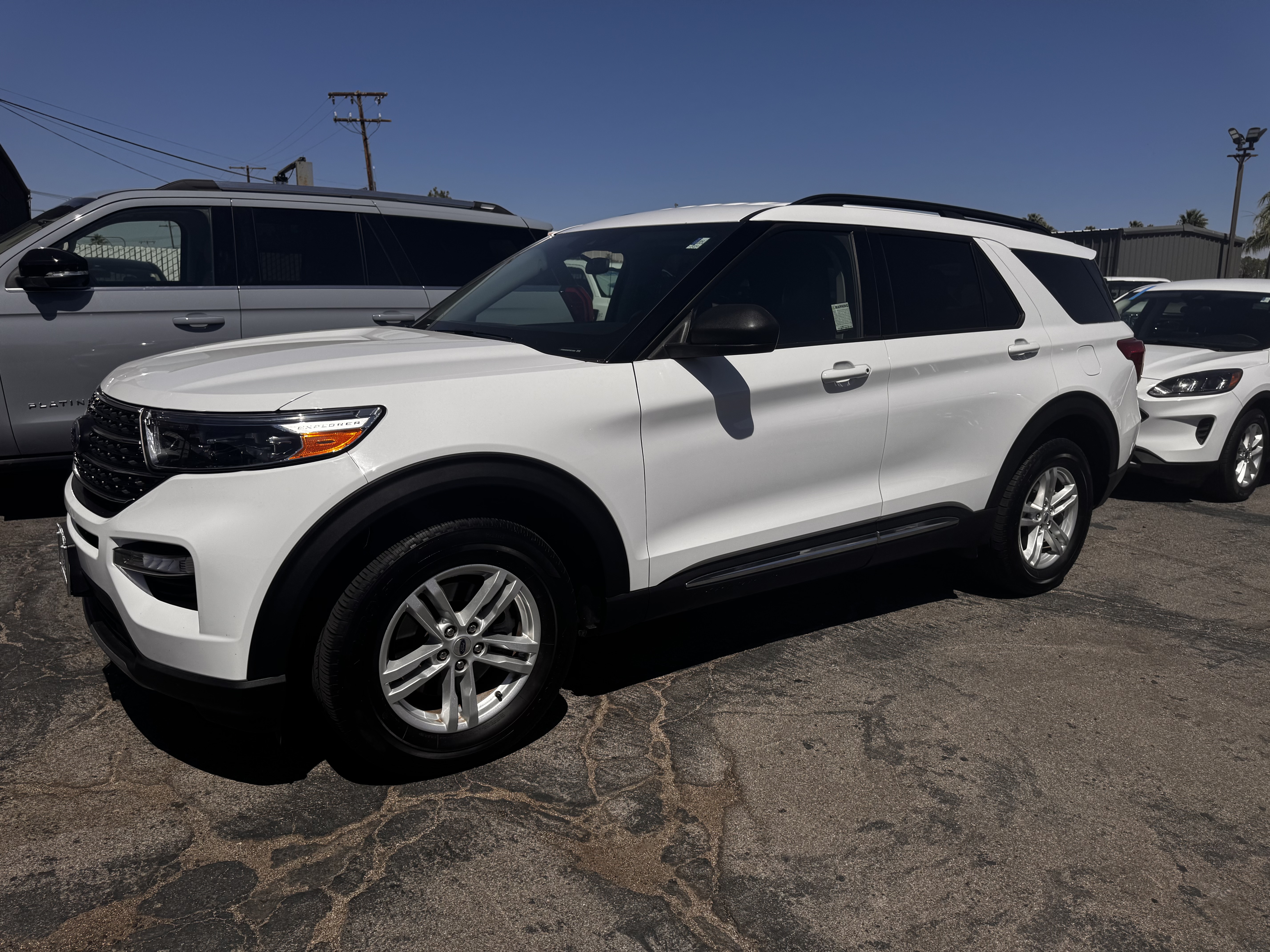 2023 Ford Explorer XLT photo 2