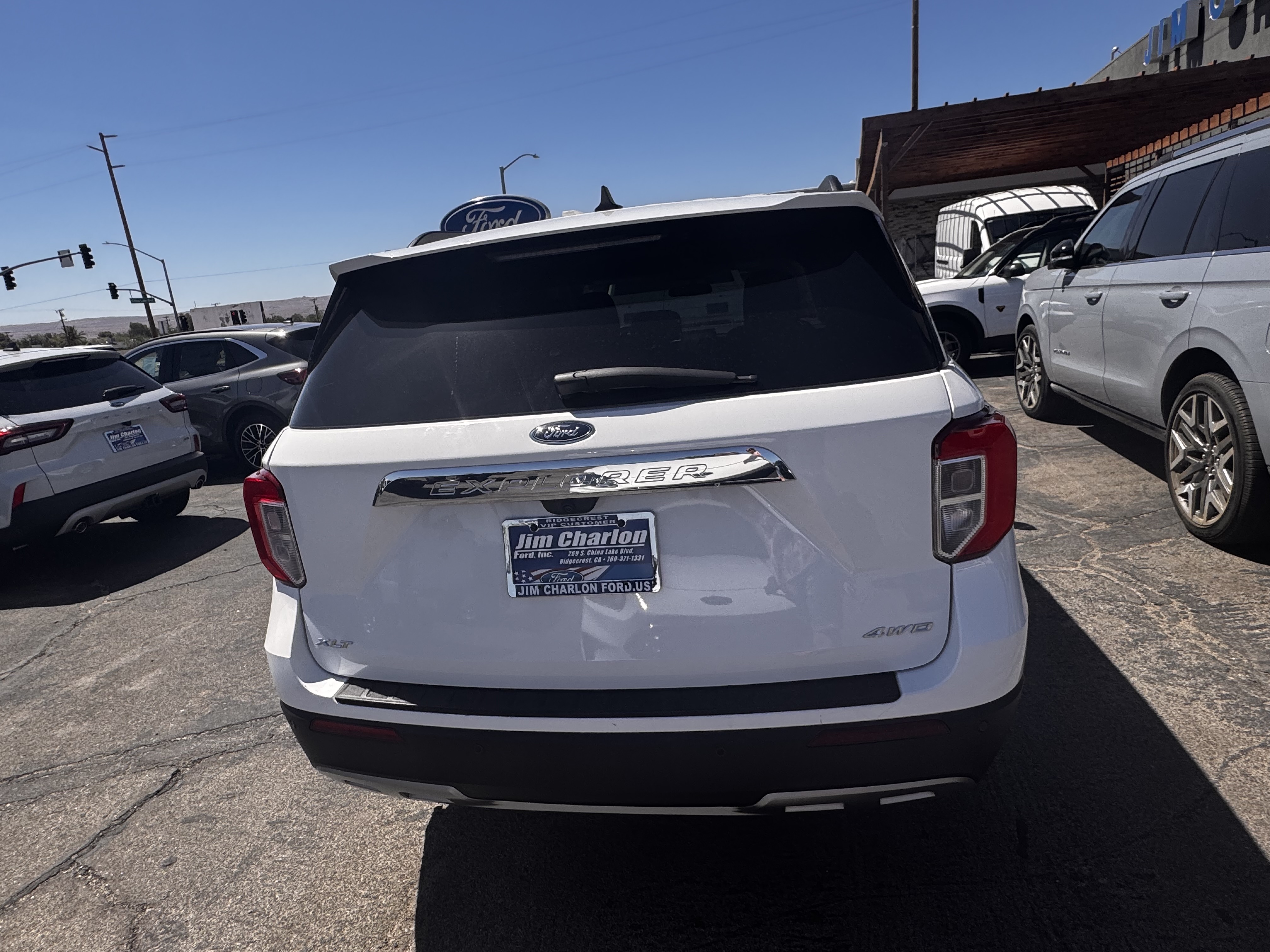 2023 Ford Explorer XLT photo 3