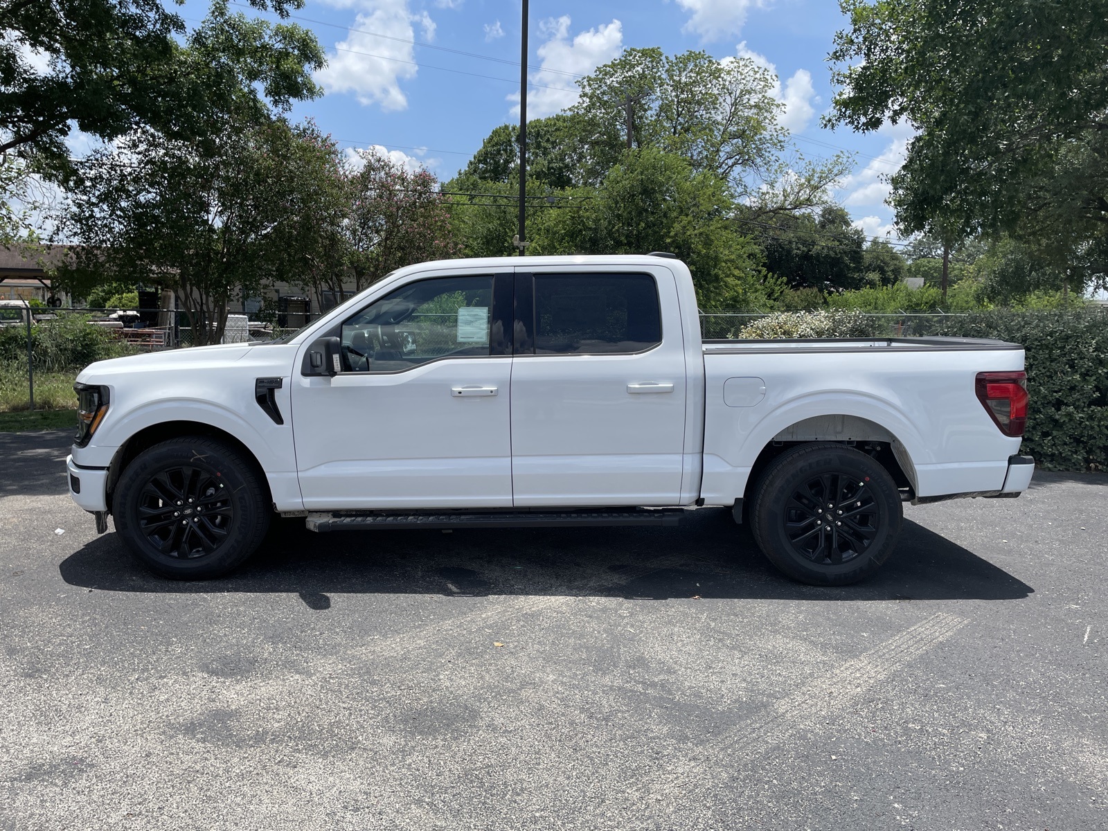 2025 Ford F-150 XLT photo 2