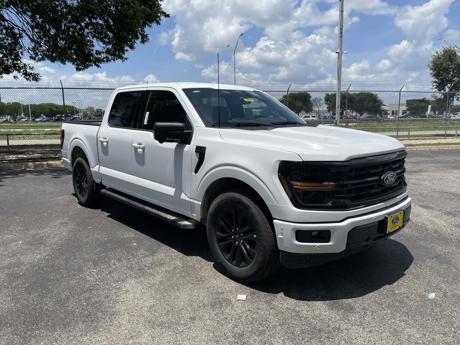 2025 Ford F-150 XLT photo 4
