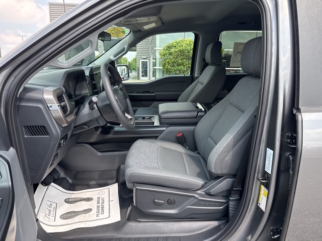 2025 Ford F-150 XL photo 17