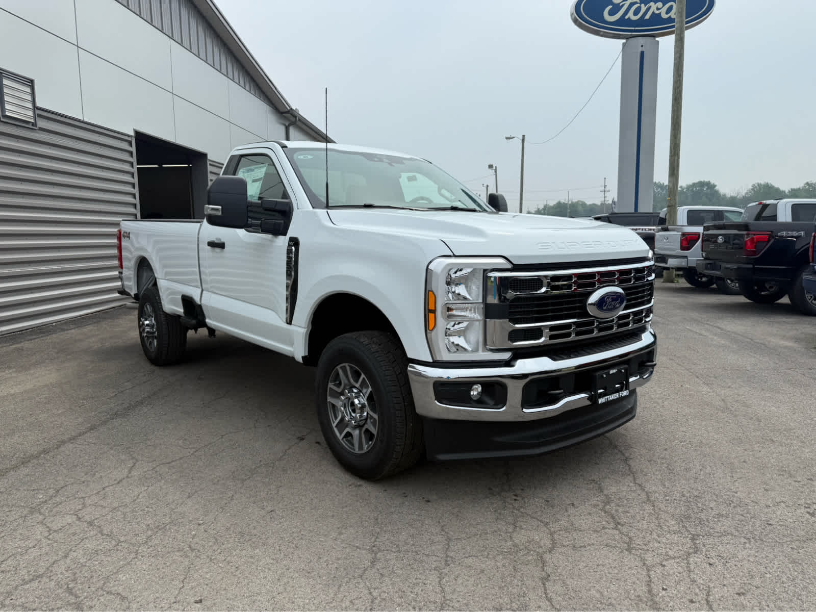 2025 Ford F-350 XLT photo 2