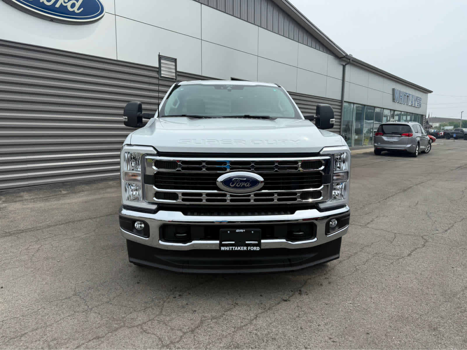 2025 Ford F-350 XLT photo 3