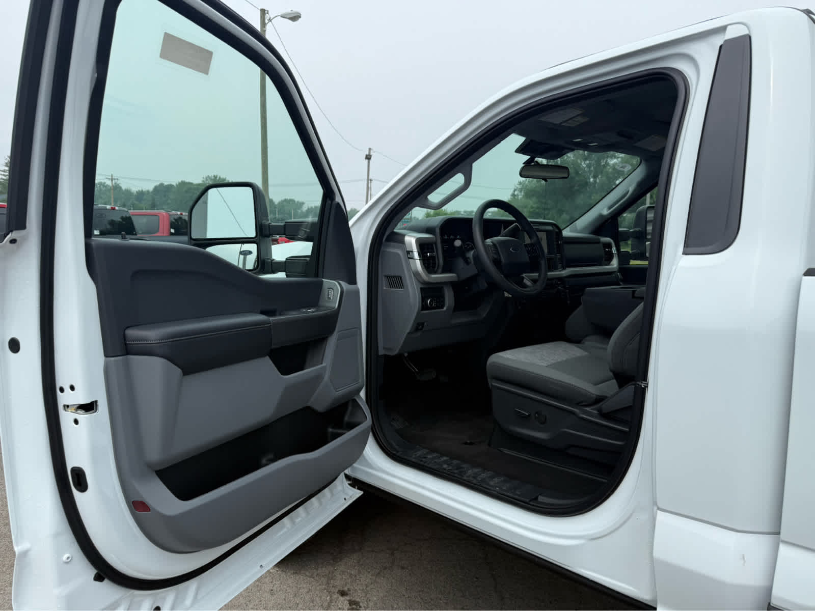 2025 Ford F-350 XLT photo 8