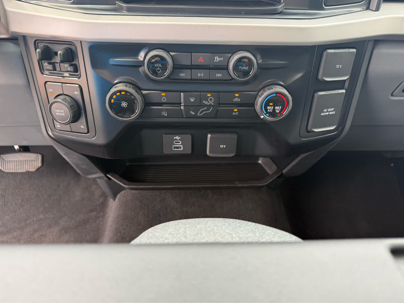 2025 Ford F-350 XLT photo 13