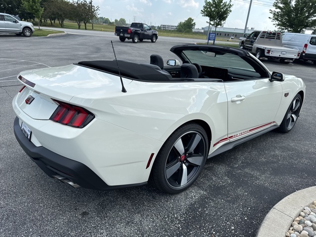 2025 Ford Mustang GT Premium photo 11
