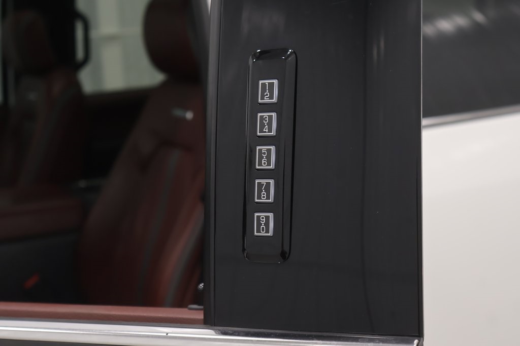 2022 Ford F-450 photo 32