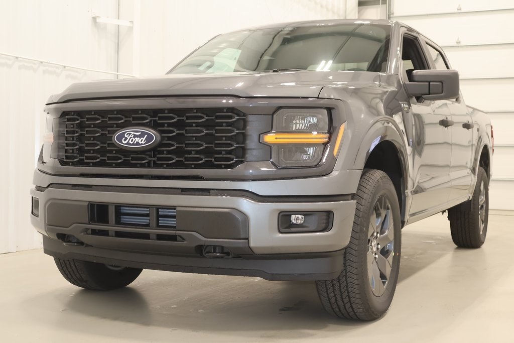 2025 Ford F-150 STX photo 4