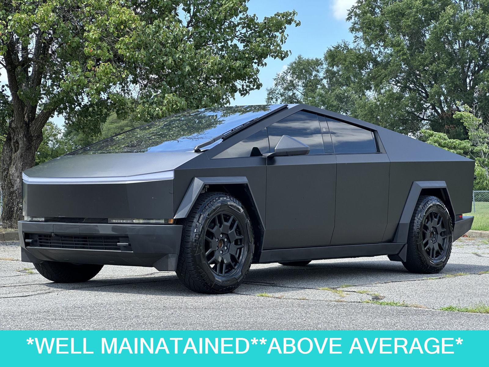 2024 Tesla Cybertruck photo 2