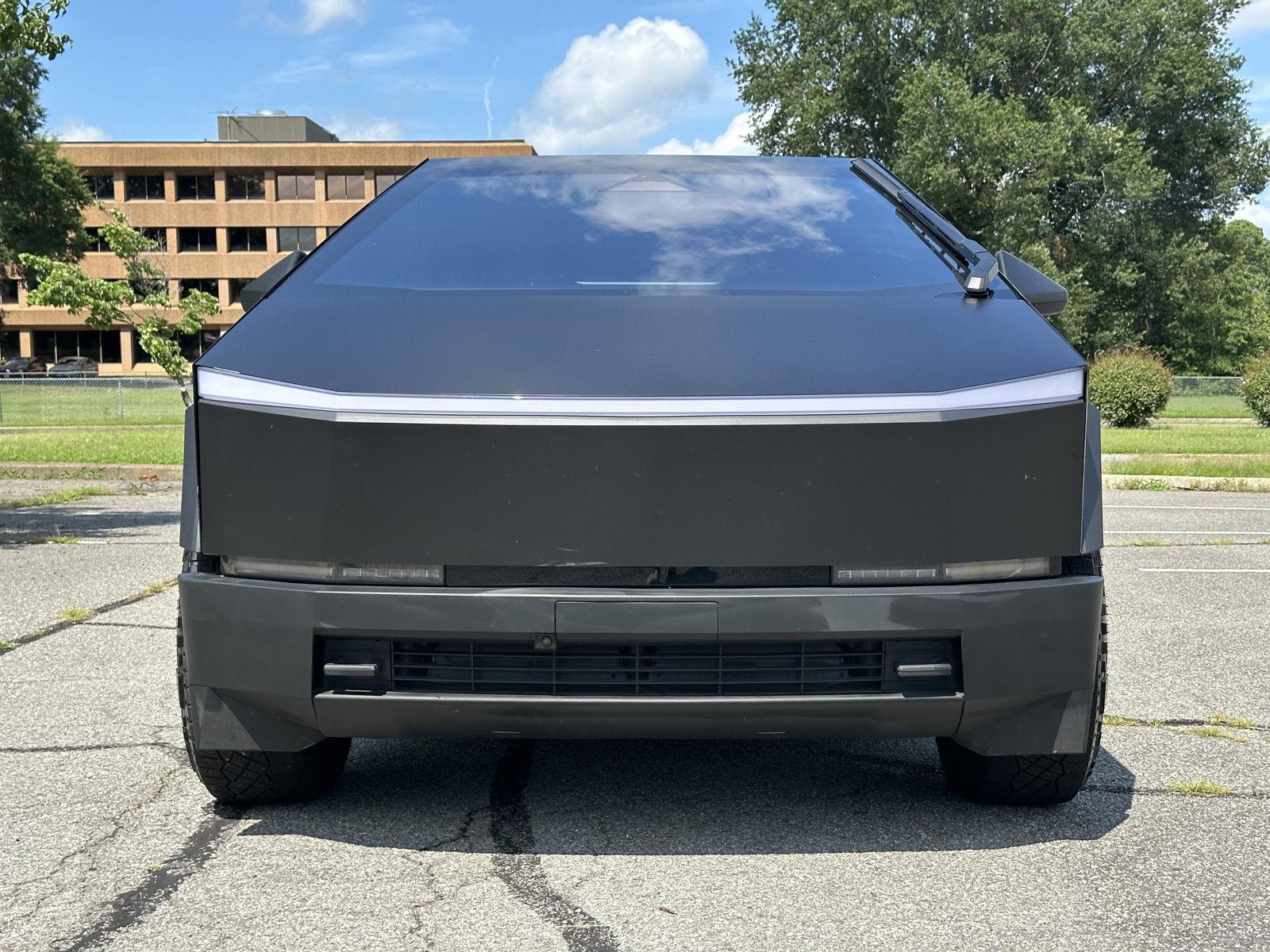 2024 Tesla Cybertruck photo 8