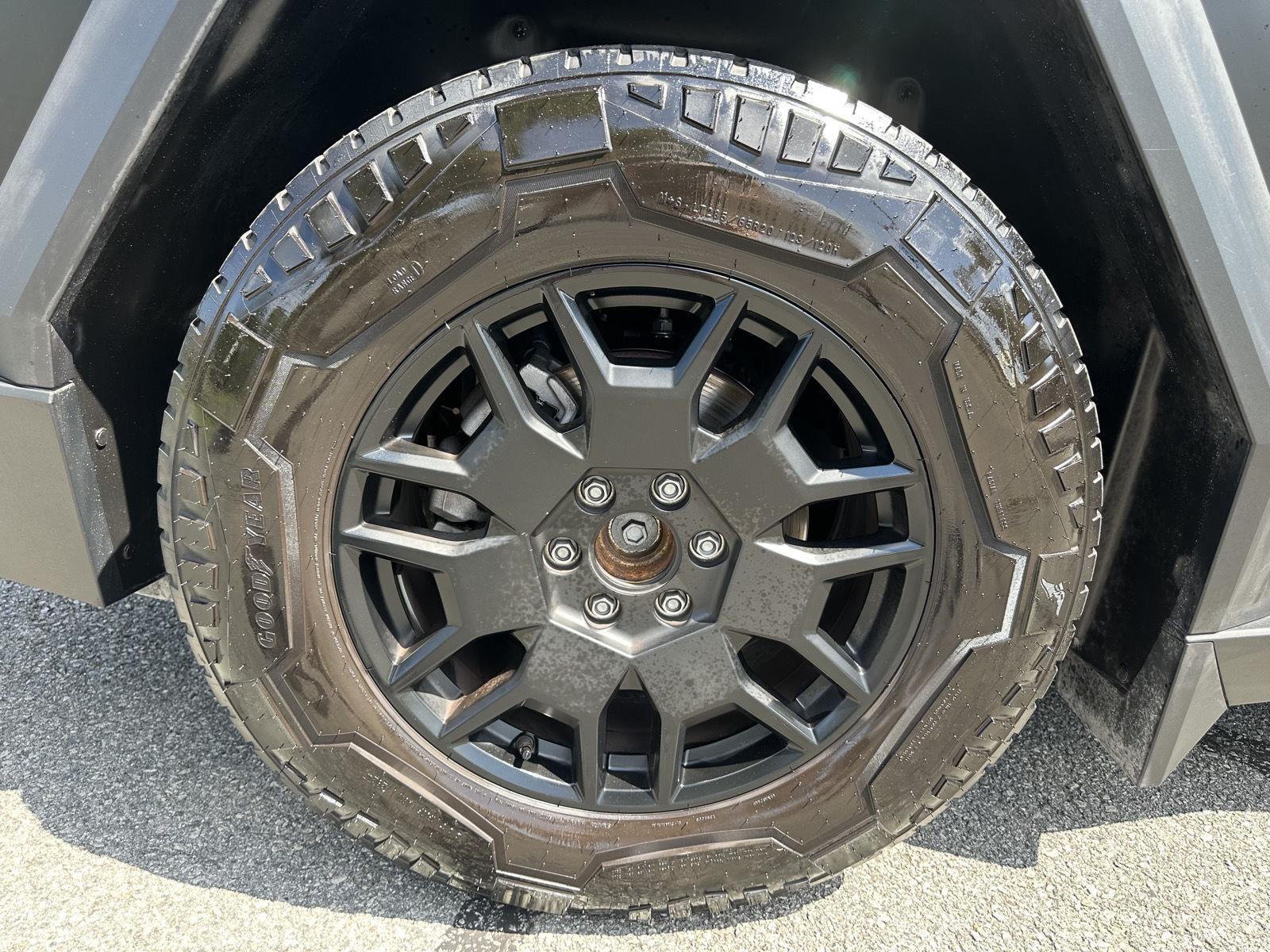 2024 Tesla Cybertruck photo 21