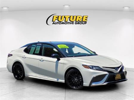 2022 Toyota Camry Hybrid XSE