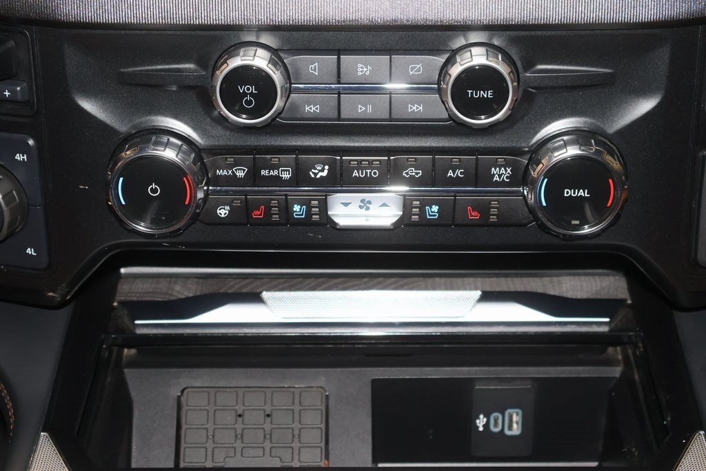 2024 Ford F-350 photo 27