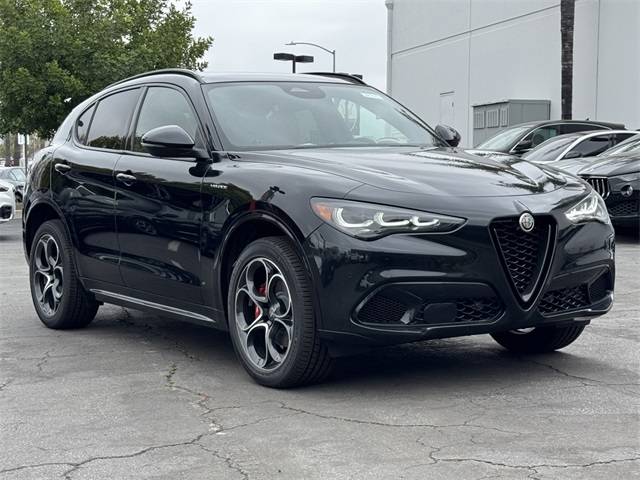 2025 Alfa Romeo Stelvio Sprint