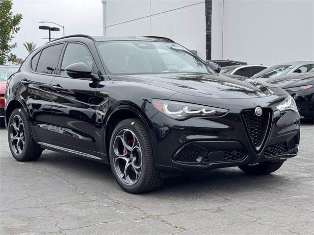 2025 Alfa Romeo Stelvio Sprint