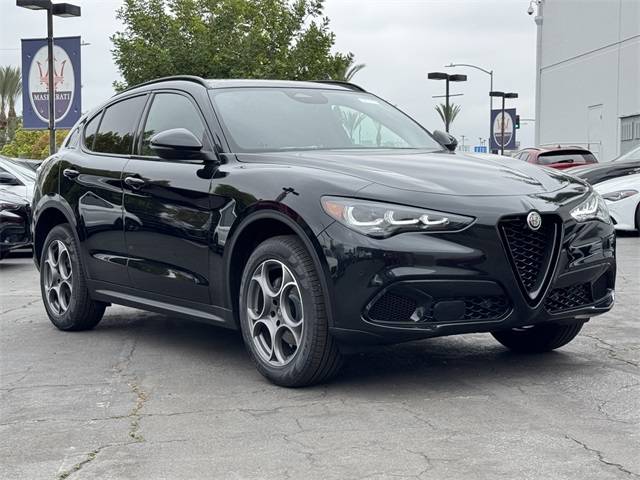 2025 Alfa Romeo Stelvio Sprint