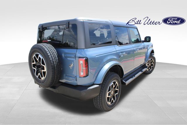 2025 Ford Bronco Outer Banks photo 3