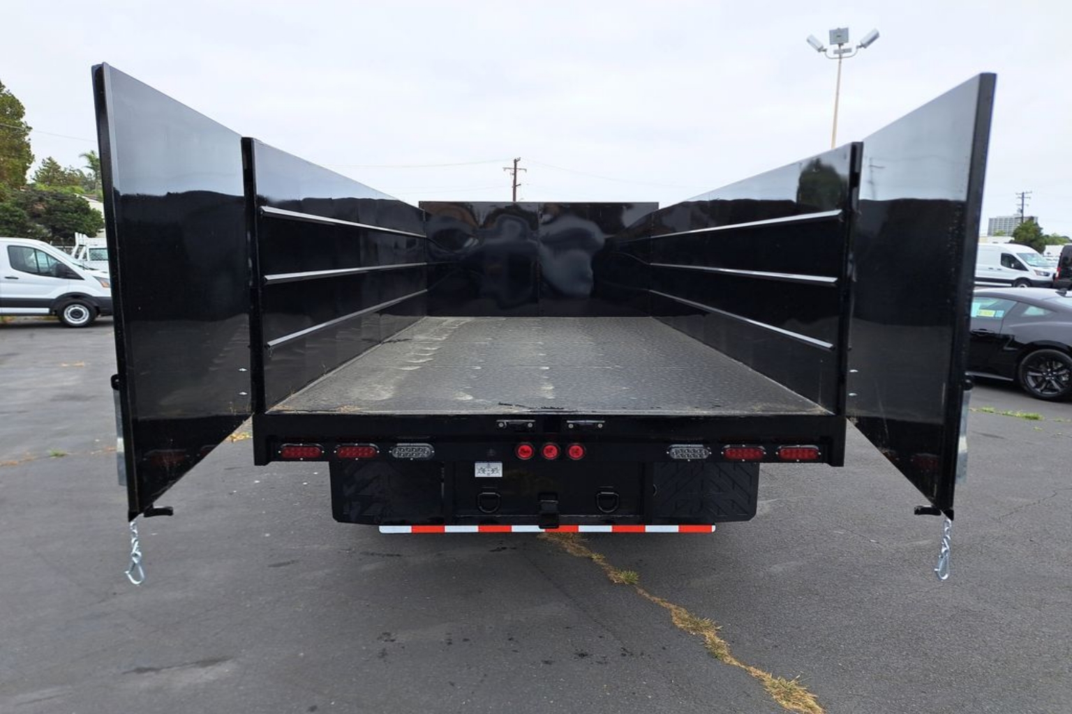 2025 Ford F-550 Super Duty Chassis Cab XL - Photo 7