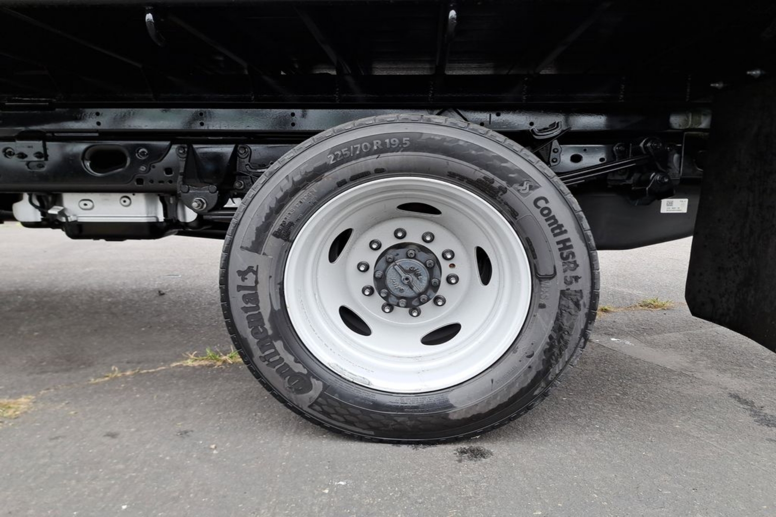 2025 Ford F-550 Super Duty Chassis Cab XL - Photo 10
