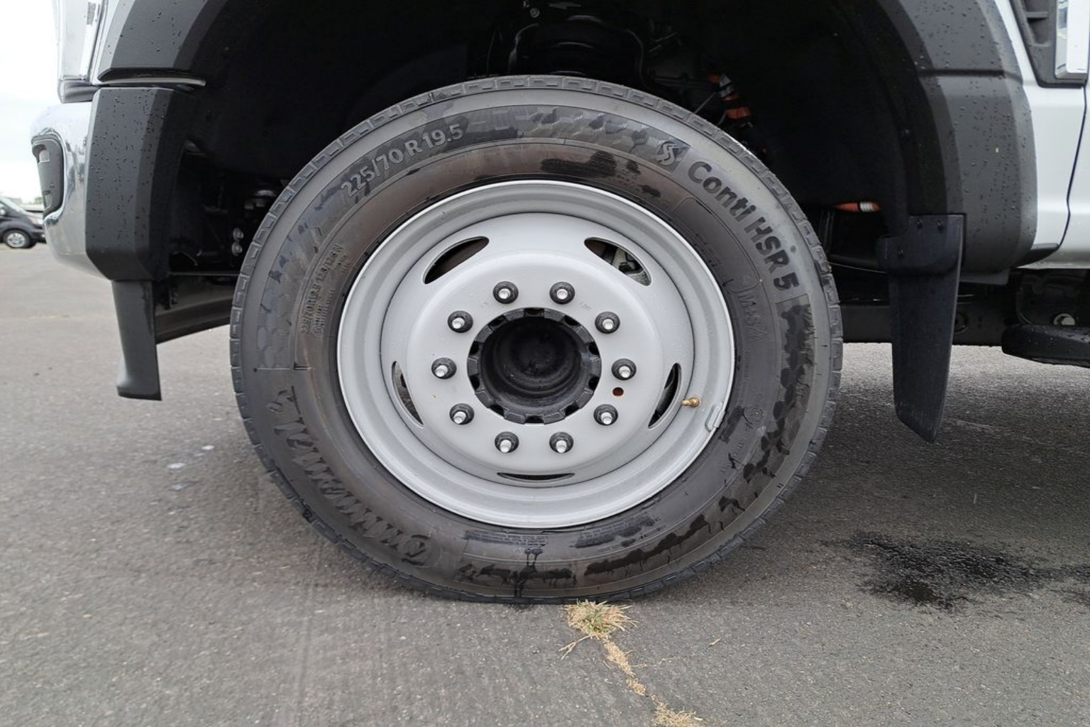 2025 Ford F-550 Super Duty Chassis Cab XL - Photo 11