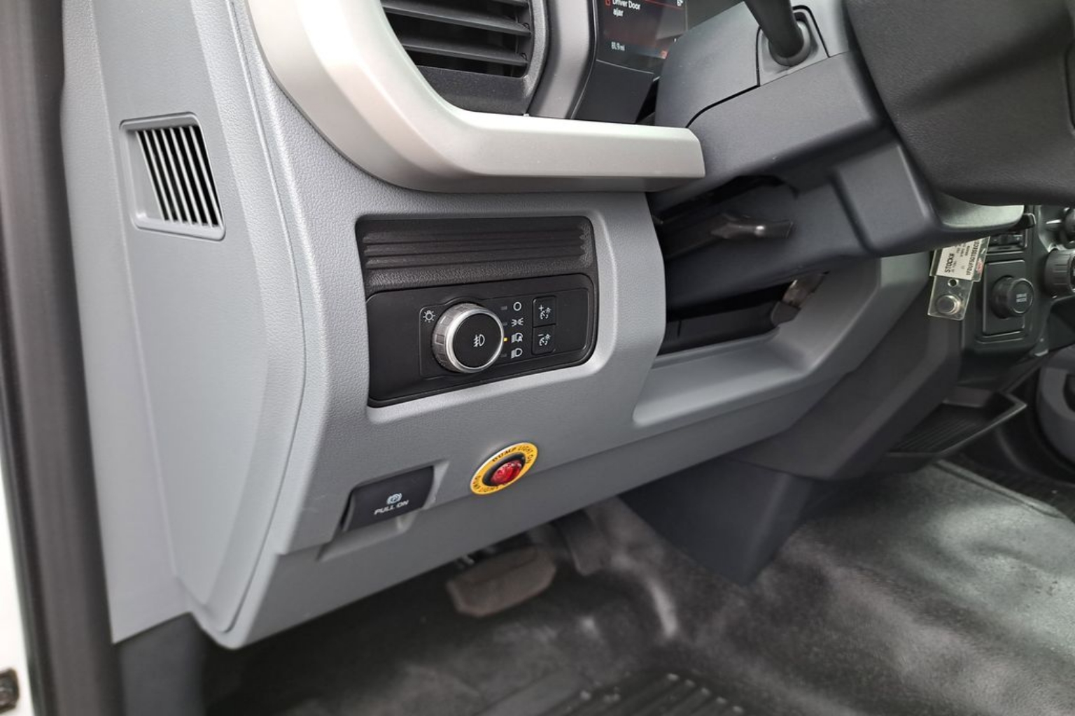 2025 Ford F-550 Super Duty Chassis Cab XL - Photo 17