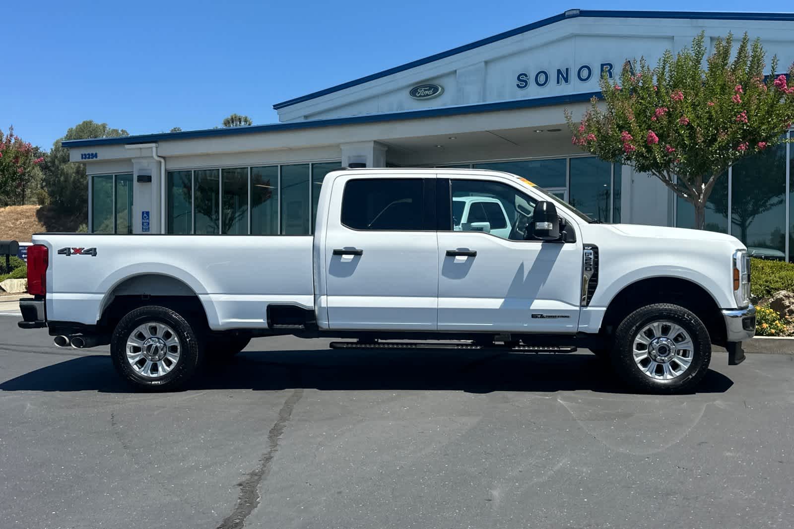 2024 Ford F-250 XLT photo 3