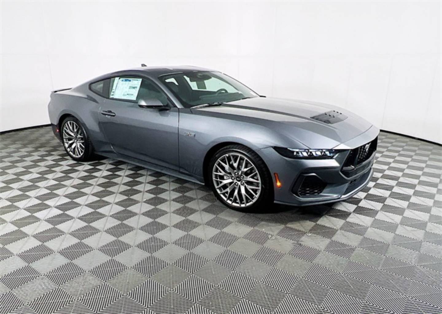 2025 Ford Mustang GT Premium's photo