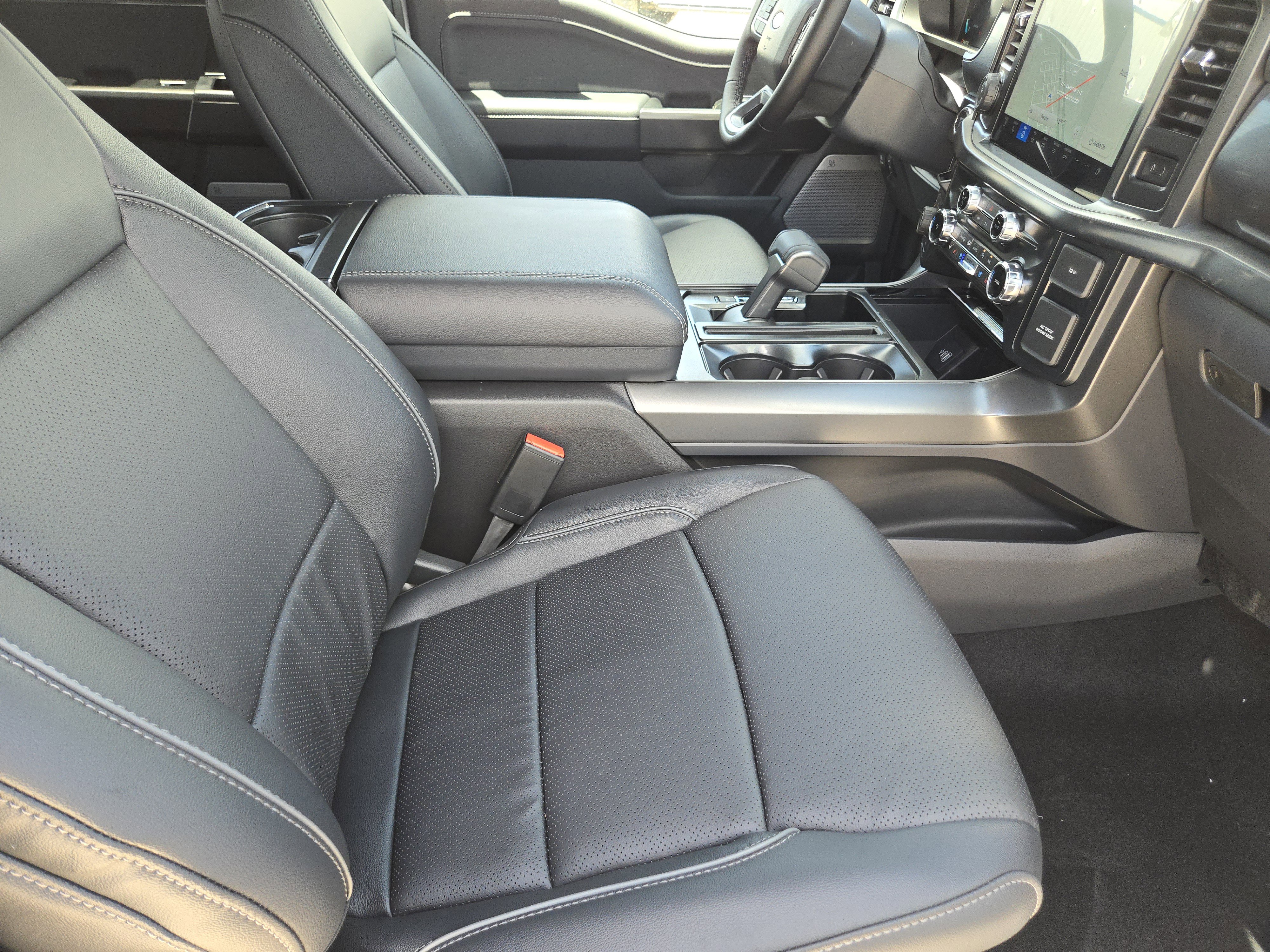 2025 Ford F-150 Lariat photo 8