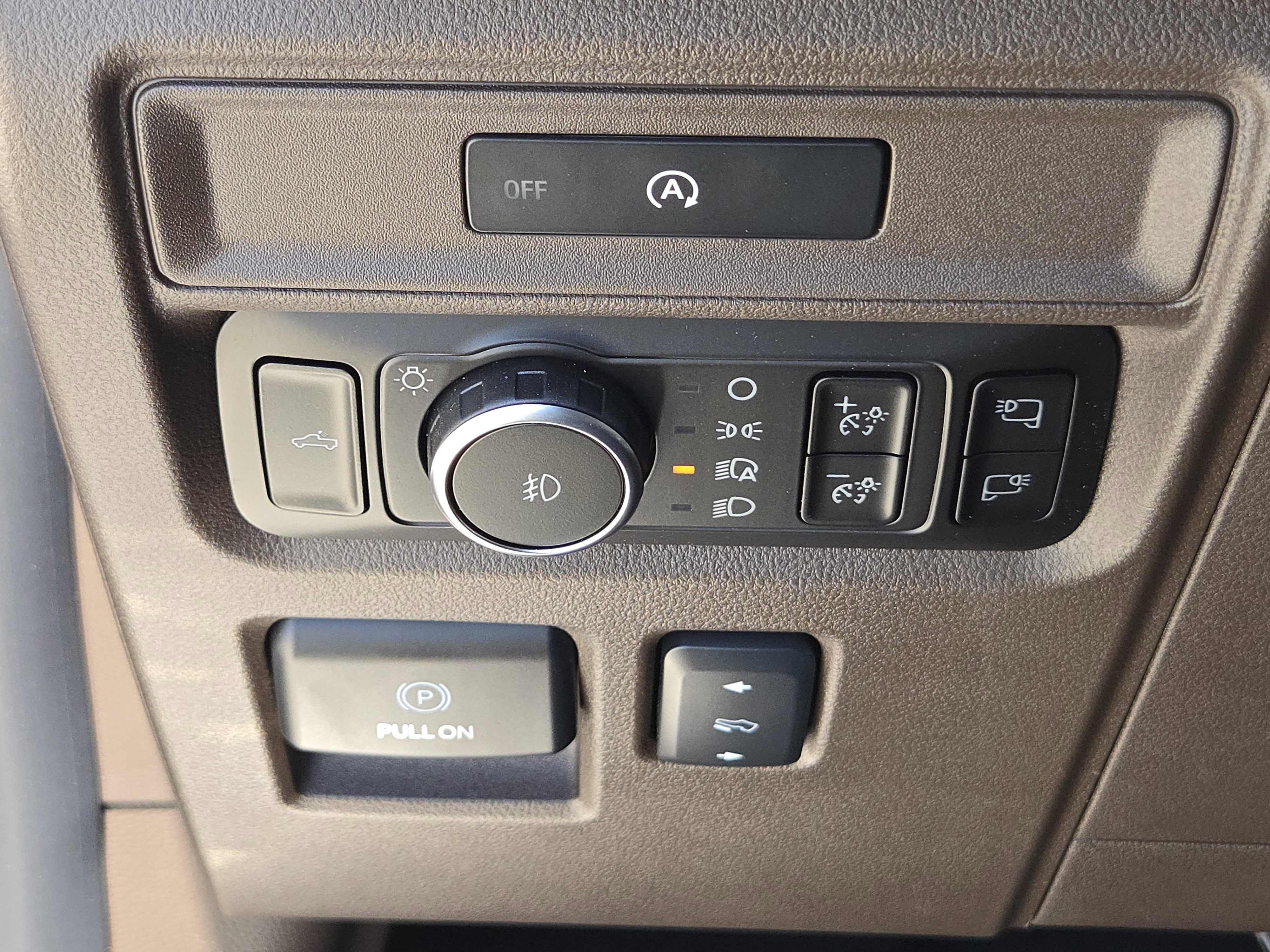 2025 Ford F-150 King Ranch photo 14