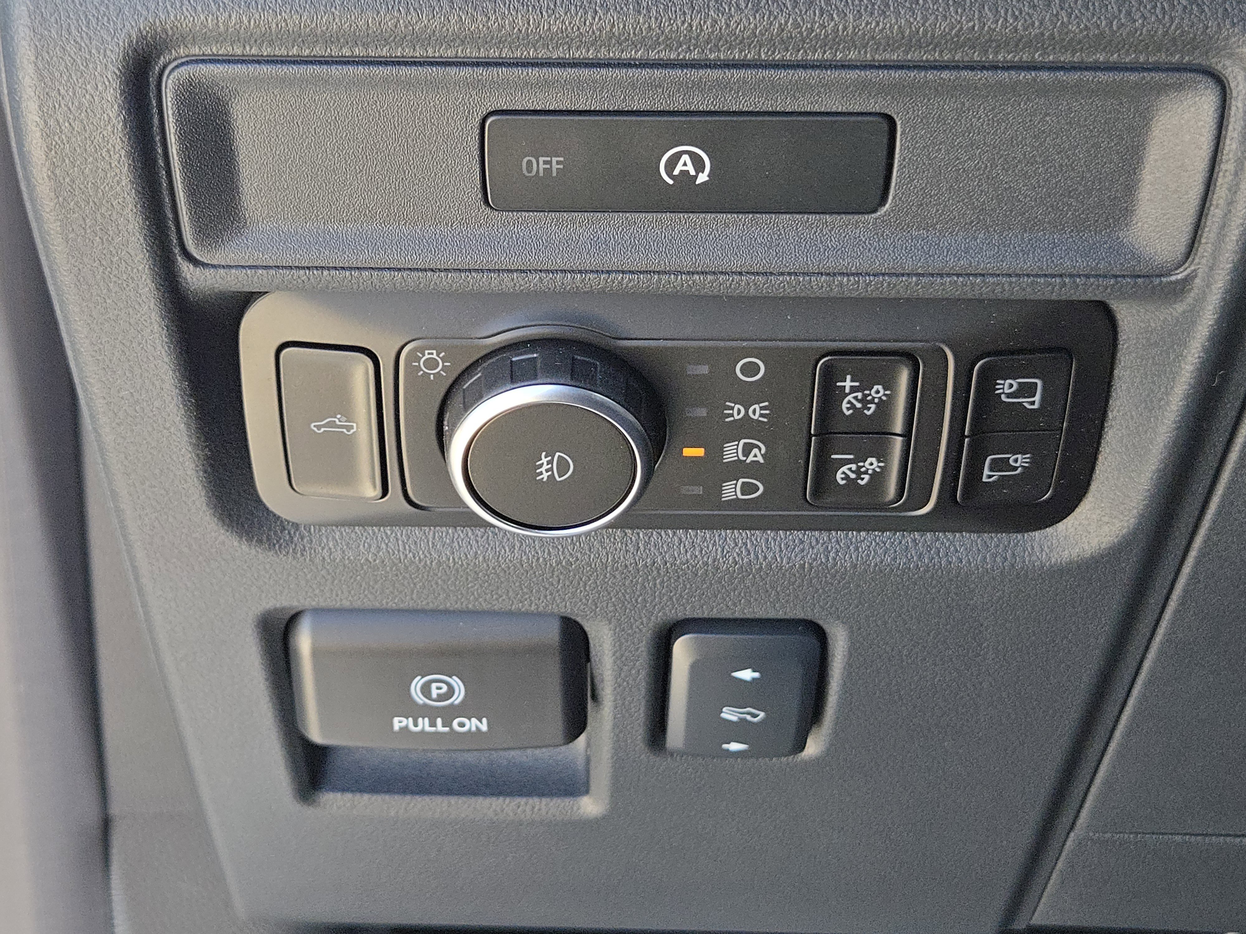 2025 Ford F-150 Lariat photo 14