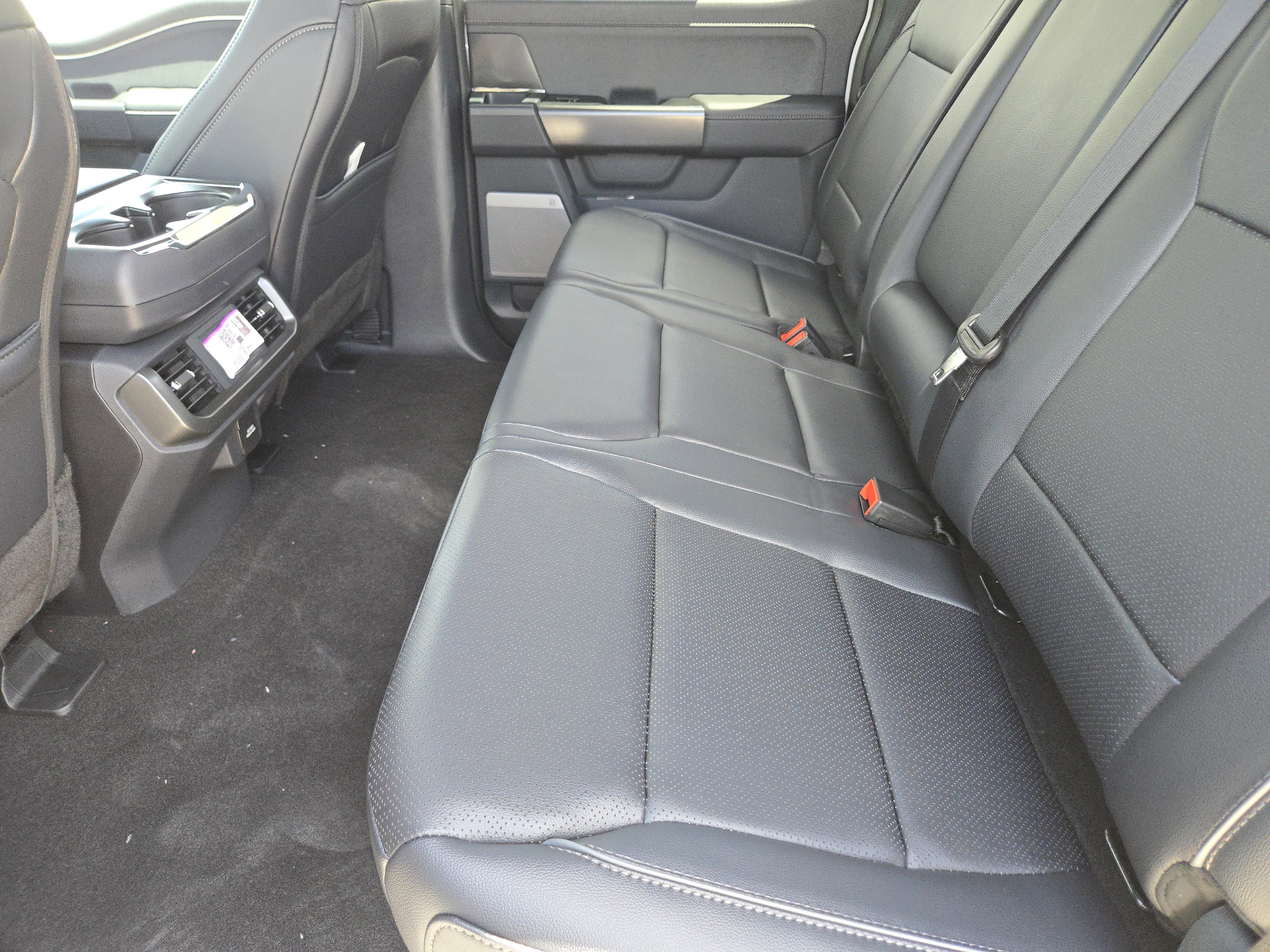 2025 Ford F-150 Lariat photo 18