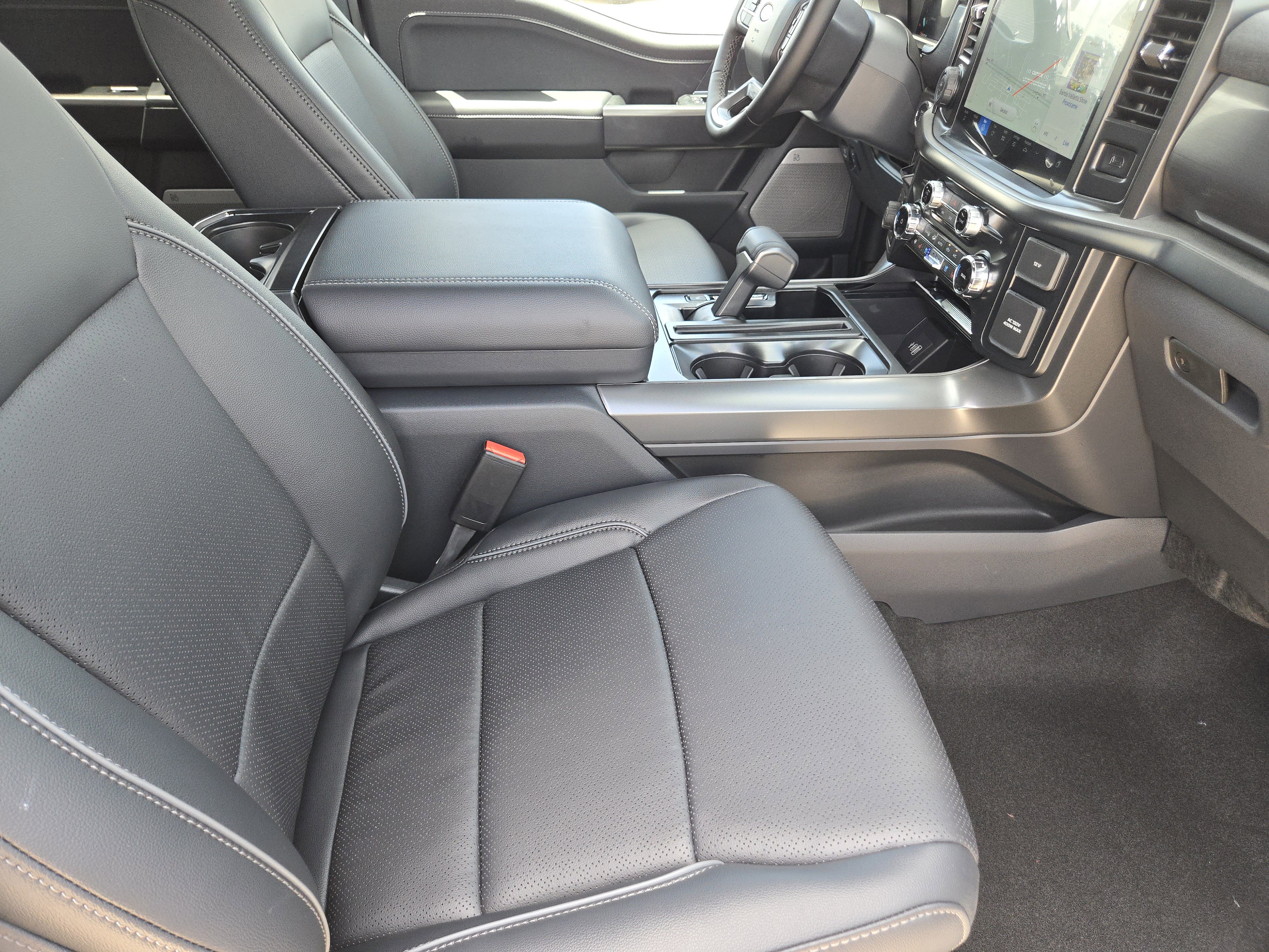 2025 Ford F-150 Lariat photo 8