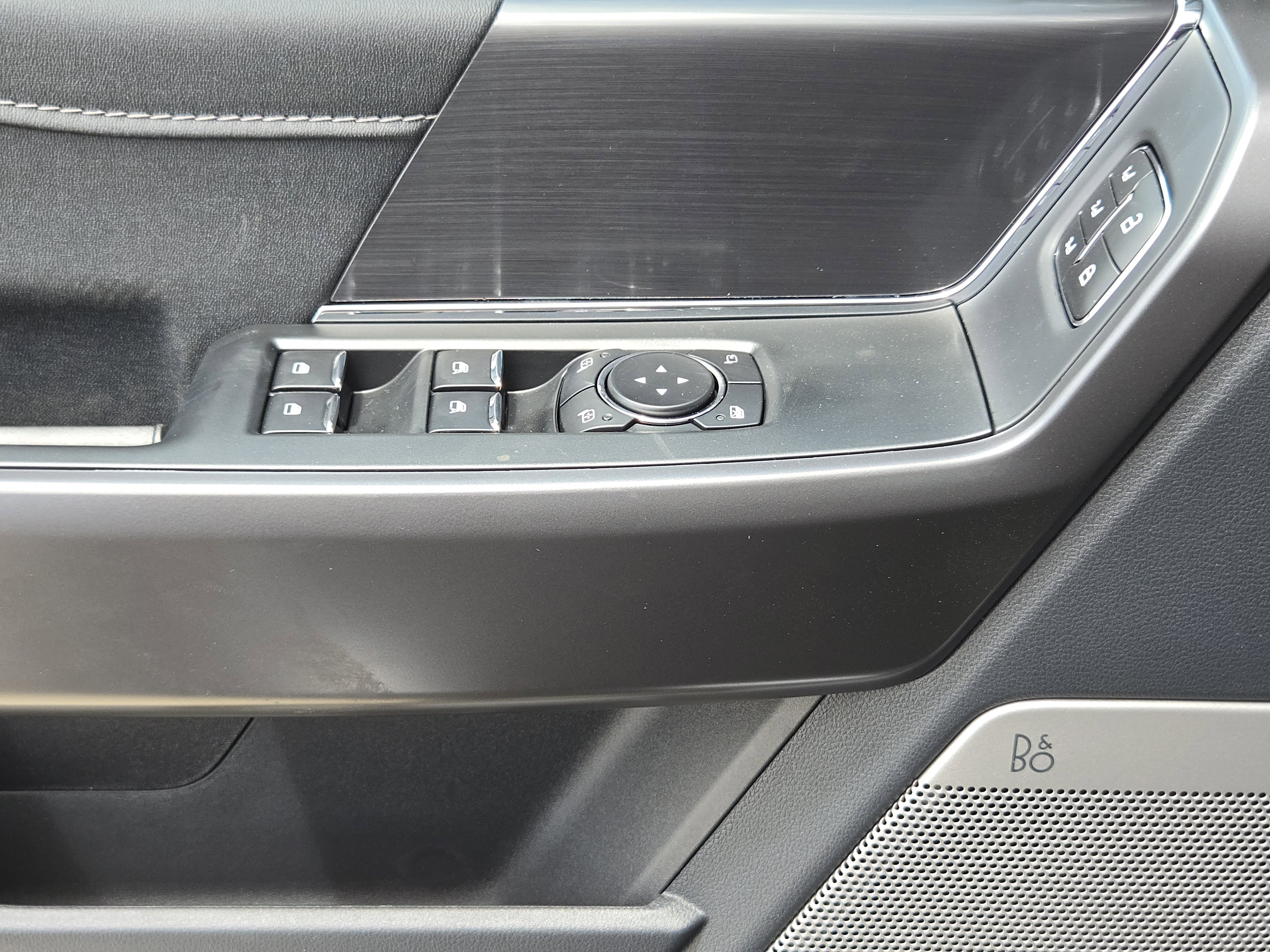 2025 Ford F-150 Lariat photo 15