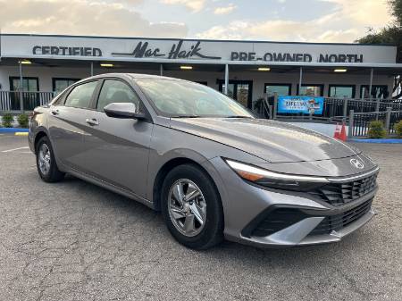 2024 Hyundai Elantra SE