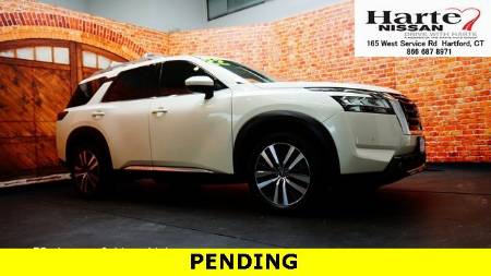 2022 Nissan Pathfinder Platinum