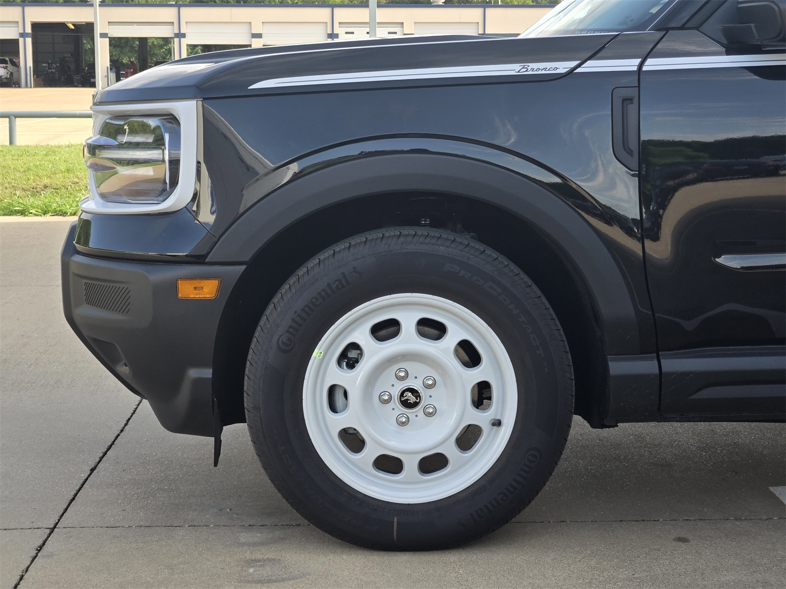 2025 Ford Bronco Sport Heritage photo 4