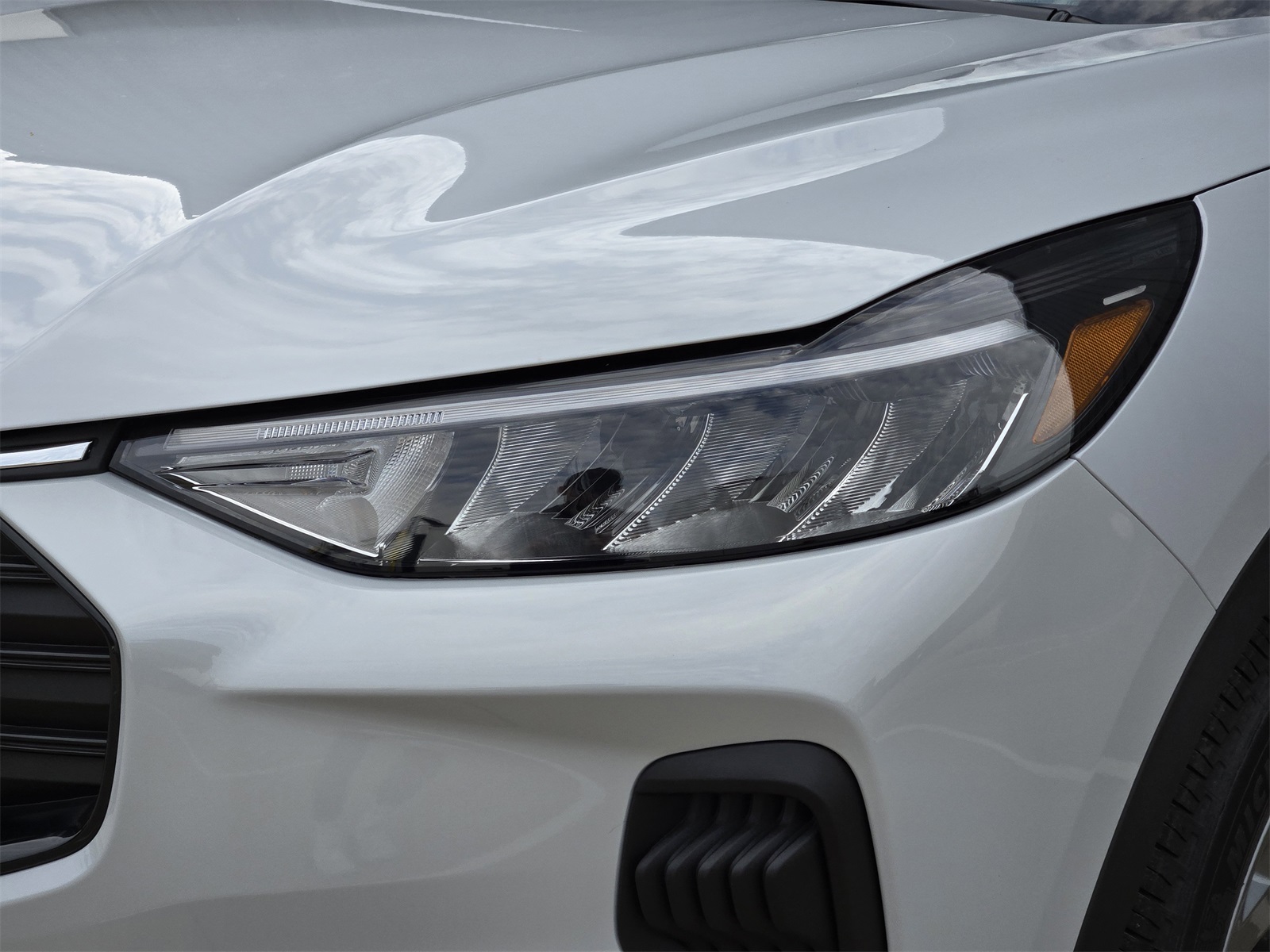 2025 Ford Escape ST-Line photo 4