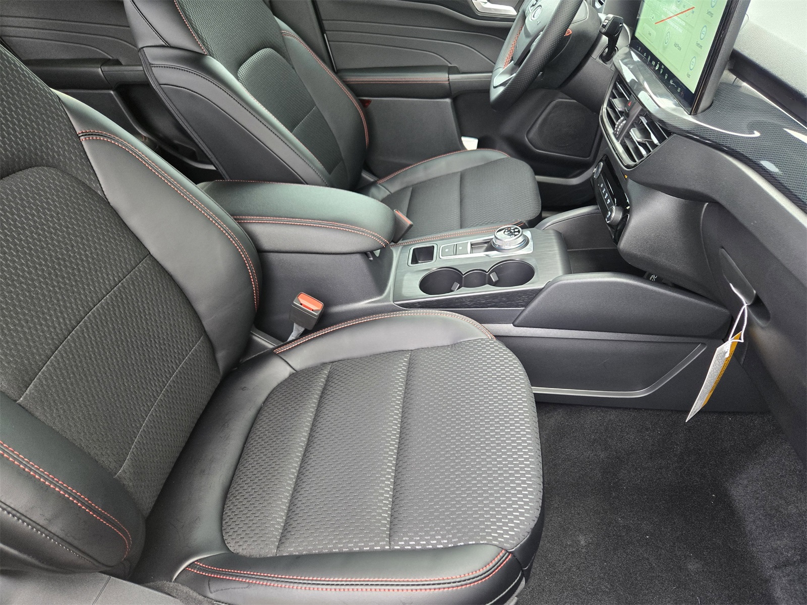 2025 Ford Escape ST-Line photo 8